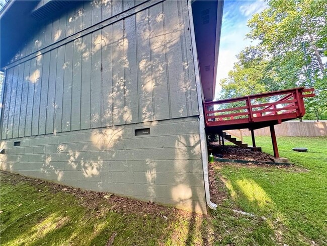 Building Photo - 5 Dunholme Dr