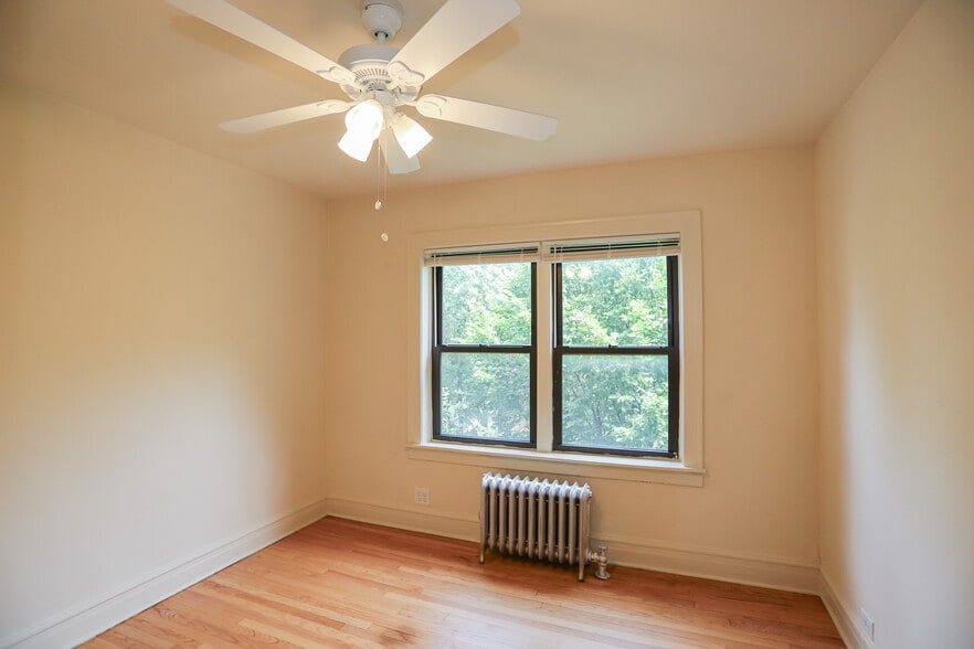 Building Photo - 2944 N Seeley Ave