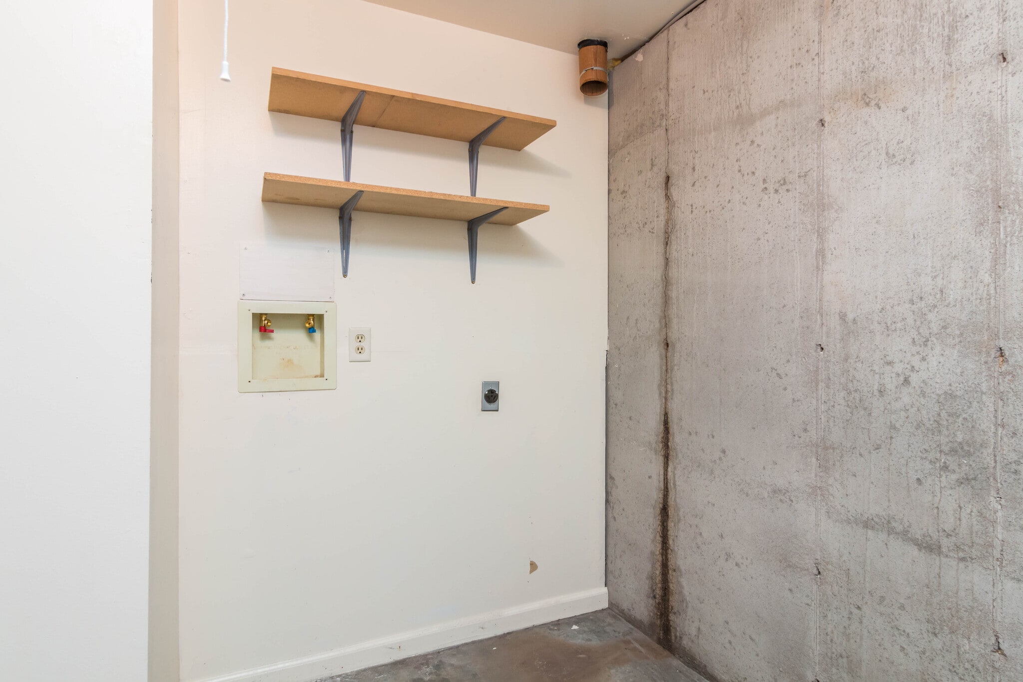 Building Photo - 811 Dondee Dr