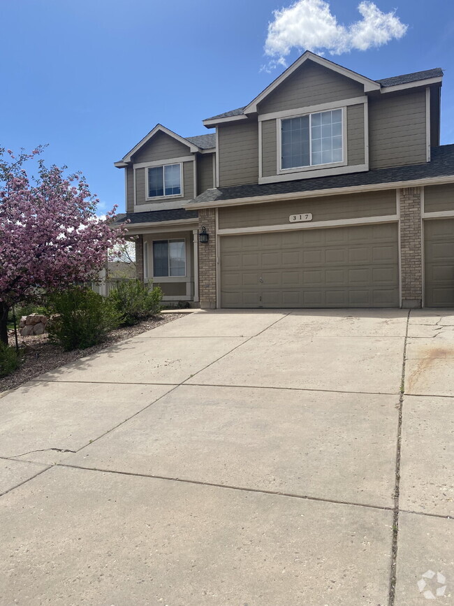 Building Photo - 5 bedroom - Oxbow