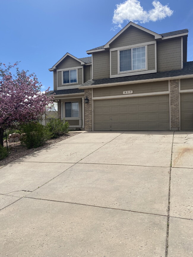 Building Photo - 5 bedroom - Oxbow
