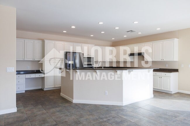 Building Photo - Gorgeous Well Cared For Home with a Casita in Robson Ranch