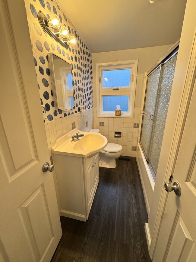 Building Photo - 912 SW 118th St