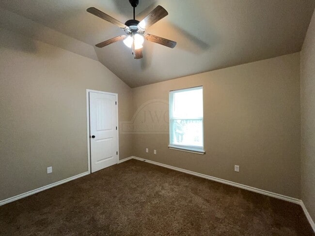 Building Photo - 203 Sladecek Dr