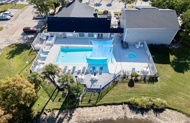 Building Photo - 1400 Gandy Blvd N