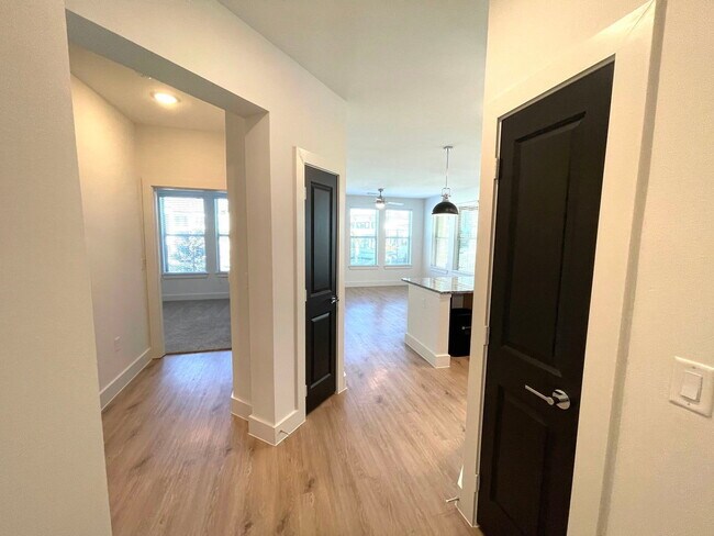 Building Photo - 2425 Central Expy