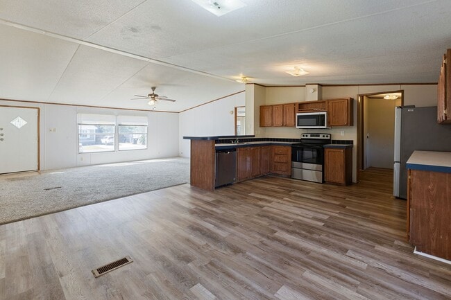 Building Photo - 183 Aquarius Rd