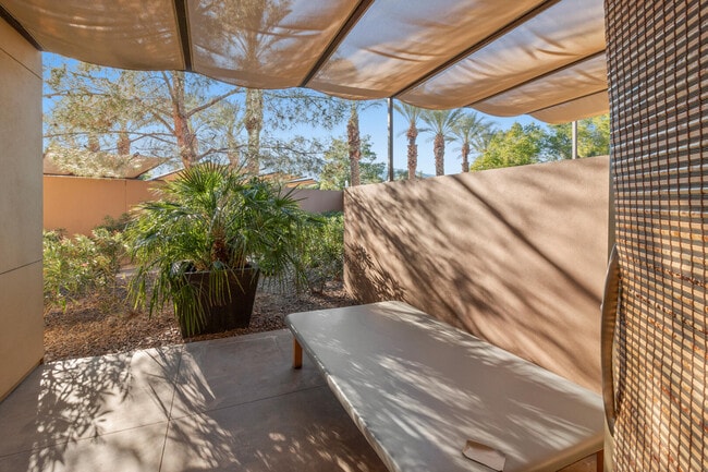 Building Photo - 60661 Juniper Ln