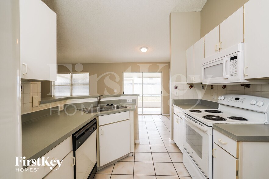 Building Photo - 873 Jarnac Dr