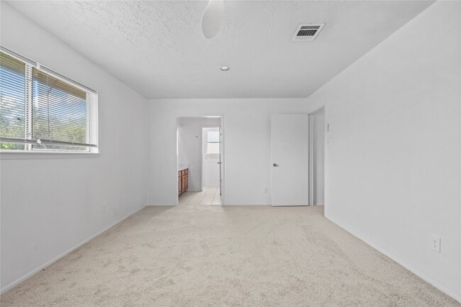 Building Photo - 15506 Sungold Ct