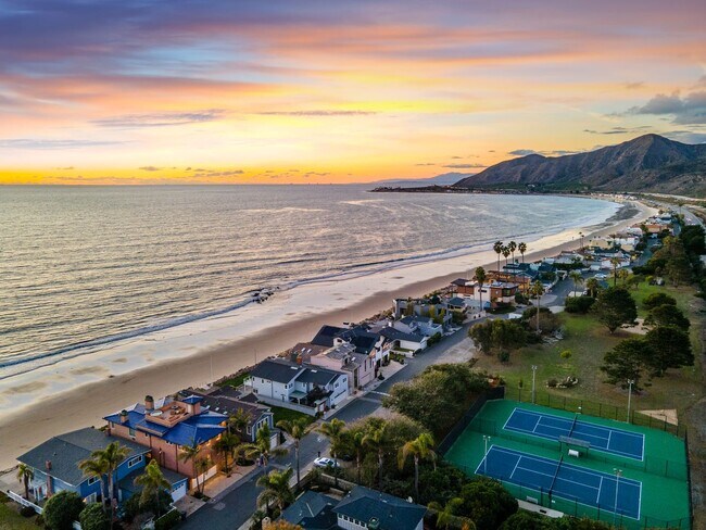 Building Photo - GORGEOUS CUSTOM BEACH HOME - Solimar Beach...