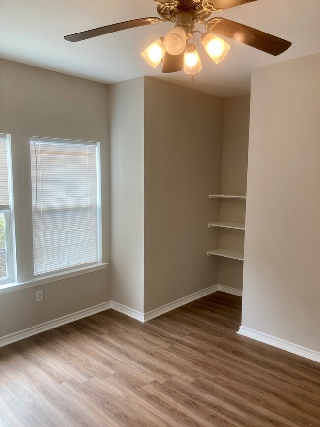 Building Photo - 2809 Winnie St