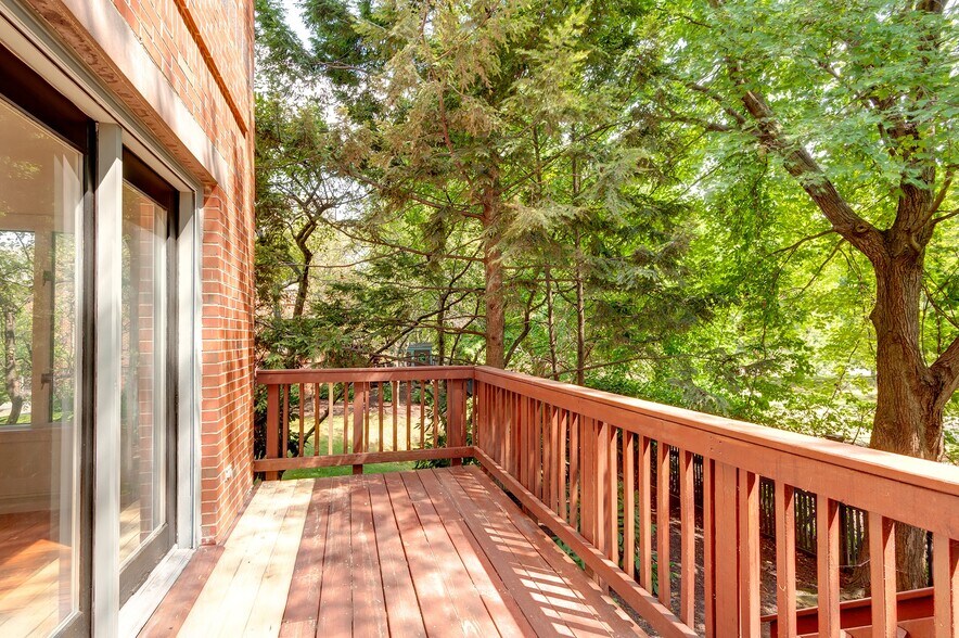 Building Photo - 475 Arsenal St