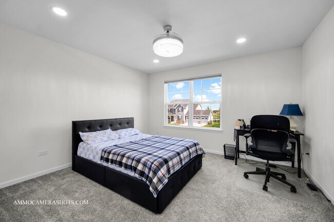 Building Photo - 12504 S Cherry Blossom Blvd