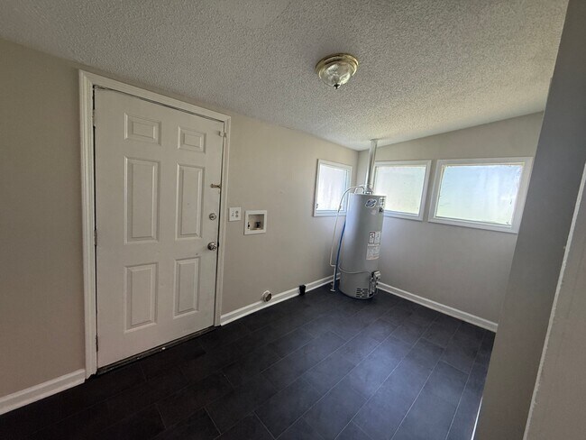 Building Photo - 507 Palafox St