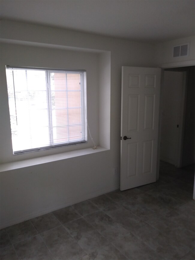 Building Photo - 11664 Mango Ridge Blvd