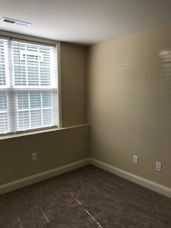 The second bedroom will offer you a nice space for a sound sleep - 2312-A Belle Ave NE