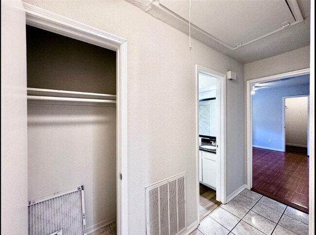 Building Photo - 9110 Gustine Ln