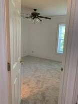 Building Photo - 2521 Metairie Lawn Dr