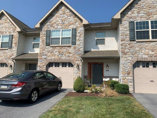 Building Photo - 273 Melbourne Ln