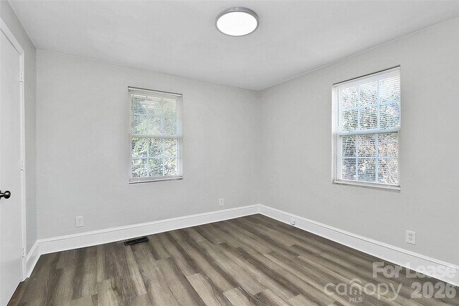 Building Photo - 2429 Marlowe Ave