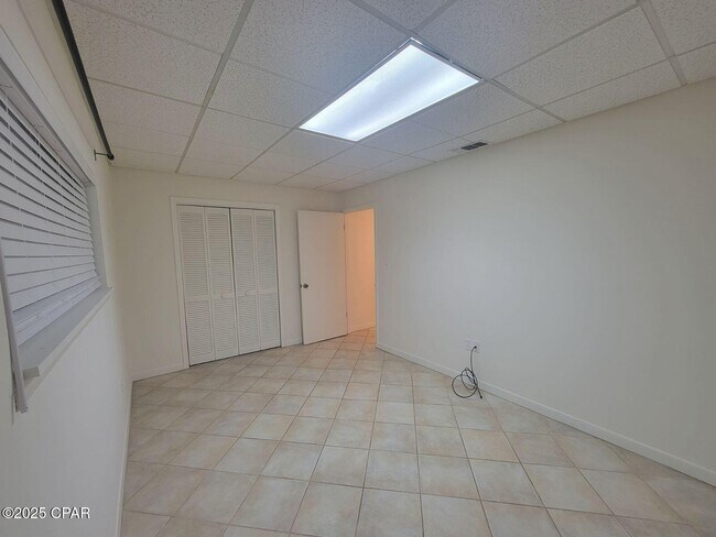 Building Photo - 105 Allen Ave