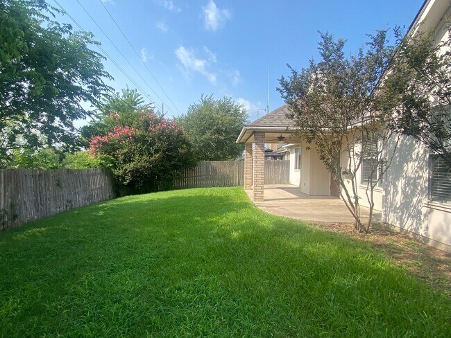 Building Photo - 4 BEDROOM BELTON ISD
