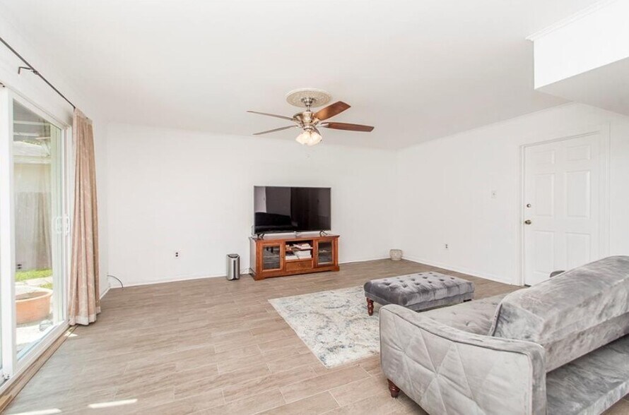 Building Photo - 5900 Durbridge Dr
