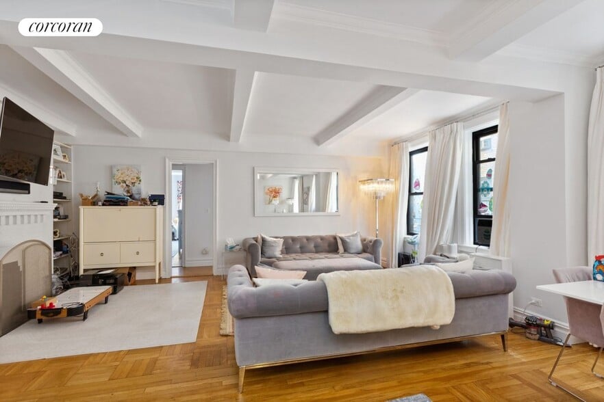Primary Photo - 1225 Park Ave