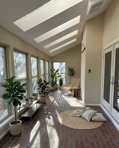 Building Photo - 17336 E Kenyon Dr