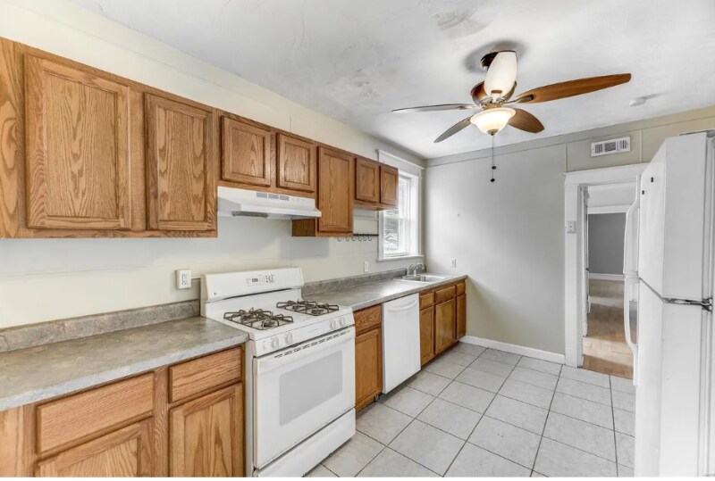 Building Photo - 6532 Chamberlain Ave