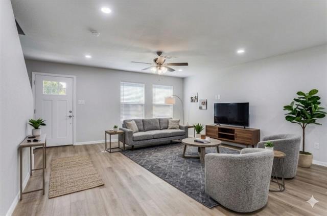 Building Photo - 1415 South Fwy