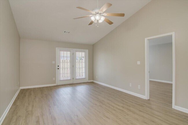 Building Photo - 608 Mickelson Way