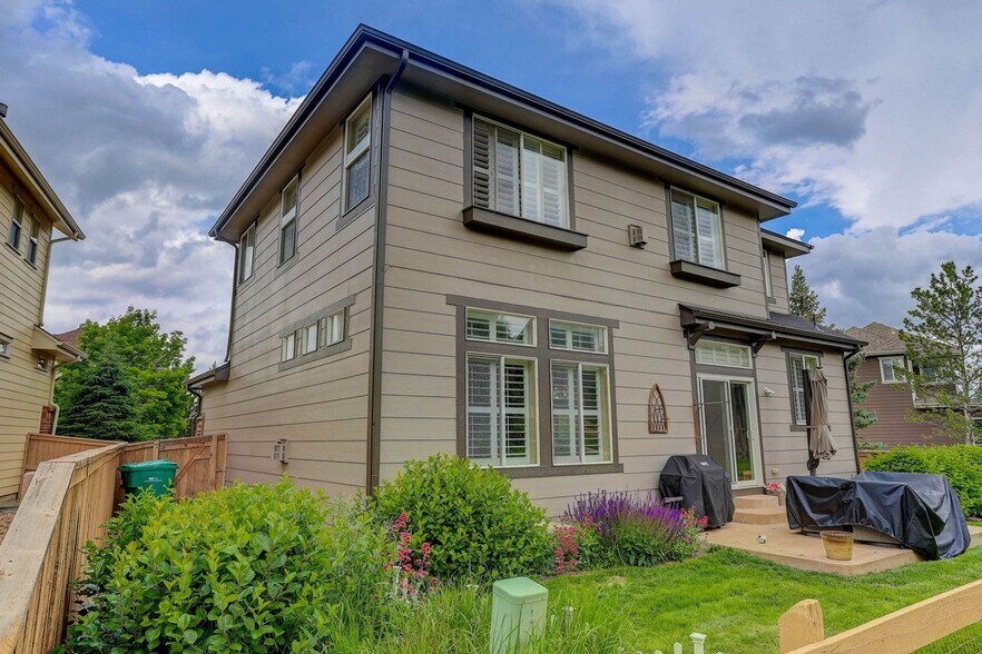 Building Photo - 3070 Redhaven Way