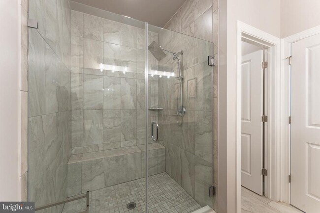 Building Photo - 9722 Glassy Creek Way
