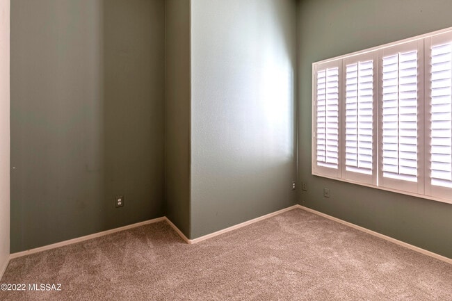Building Photo - 65685 E Rocky Trail Dr