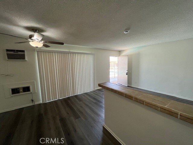 Building Photo - 686 E Cottonwood Rd