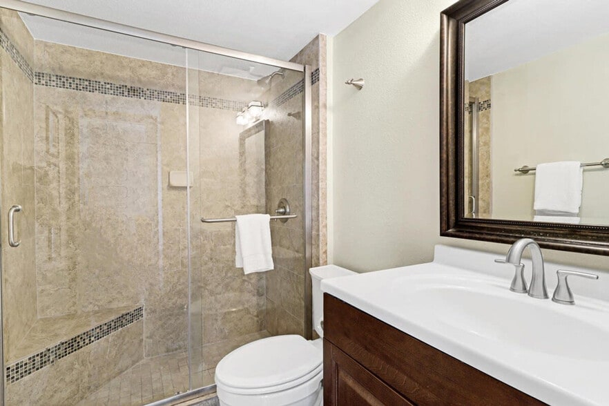 Building Photo - 1421 Eleventh Street-SI ID1023214P