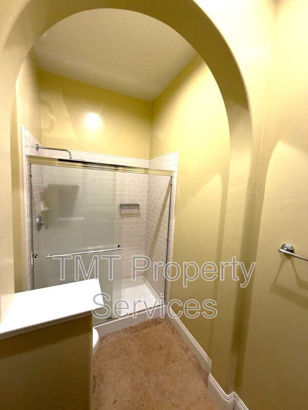 Building Photo - 6912 Riqueza Ct