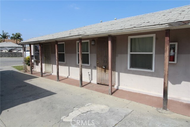 Primary Photo - 4986 Southern Ave