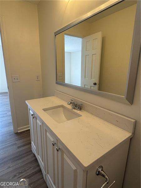 Building Photo - 728 Hanover Ln SE