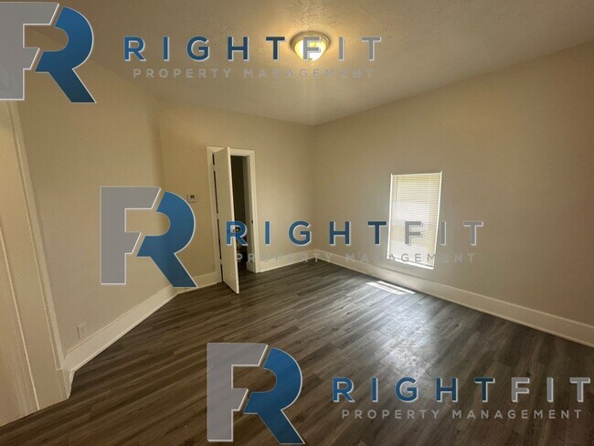 Building Photo - Newly Renovated Home in Middletown!