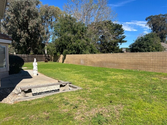 Building Photo - North Oxnard Single Family Home