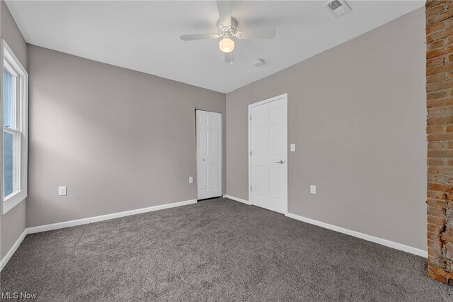 Building Photo - 3874 W 37th St