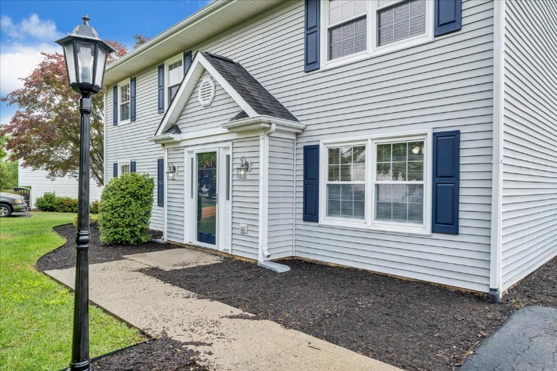 Building Photo - 165 N Rome Dr