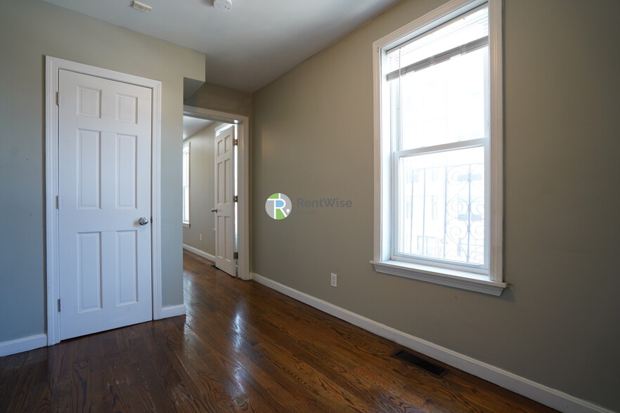 Building Photo - 36 L St