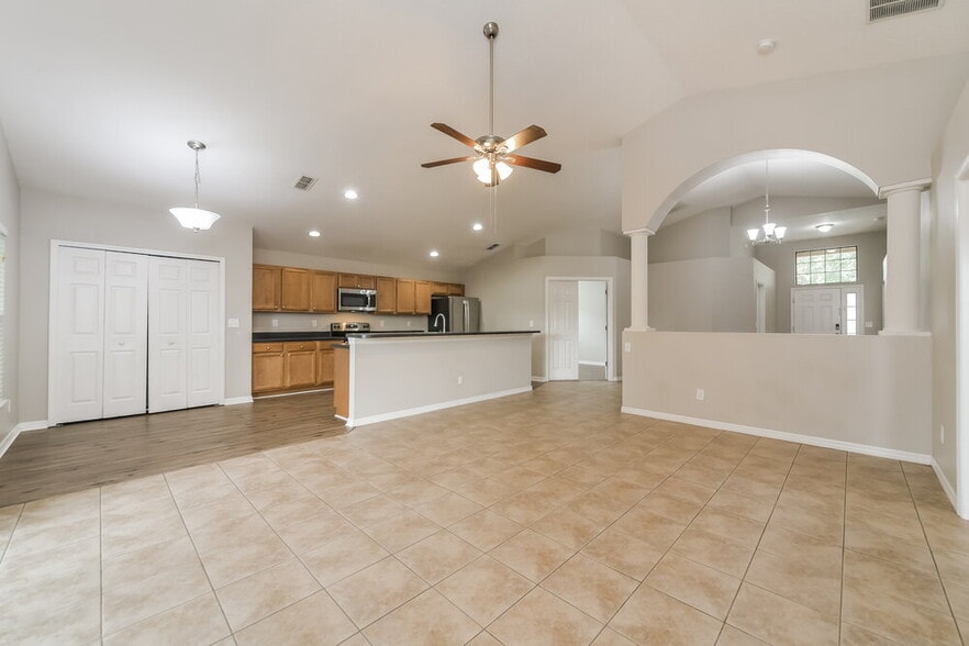 Building Photo - 4222 Barnsley Ln