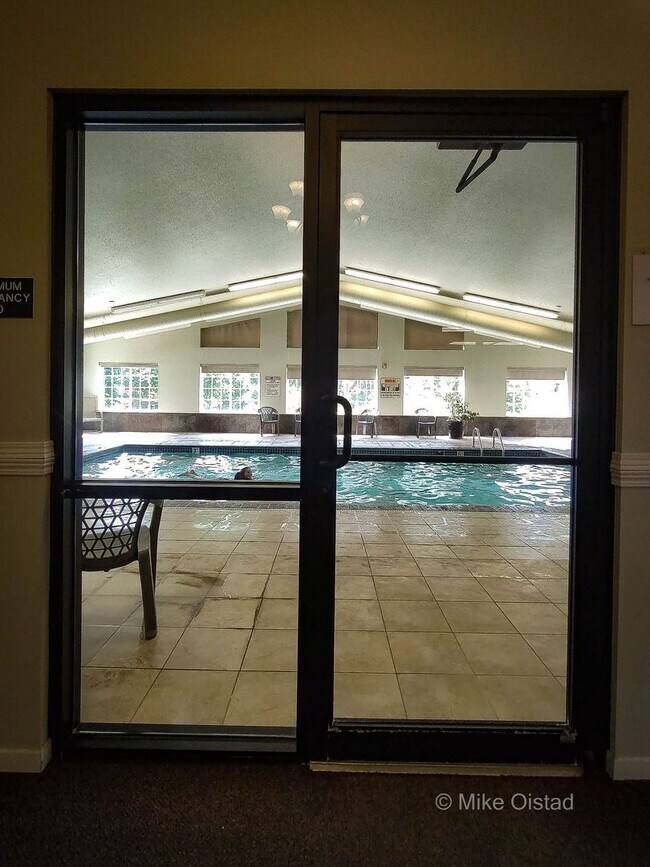 Building Photo - Diamond Valley Apartments