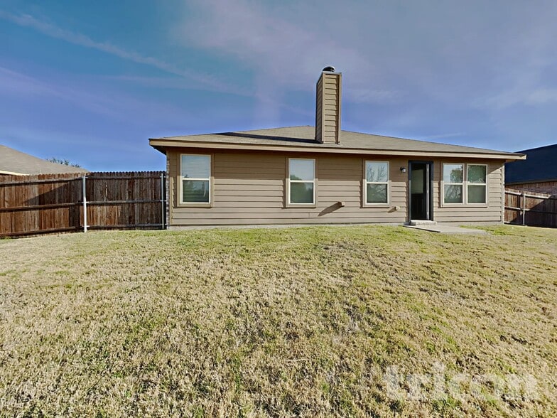 Building Photo - 1807 Kings Cross Dr