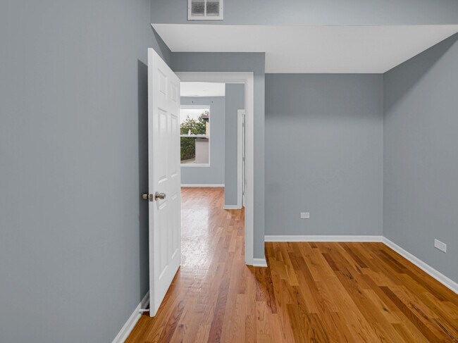 Building Photo - 2610 W 38th St